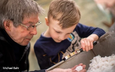 Im Erlebnismuseum Westf&auml;lische Salzwelten werden unterschiedliche Workshops f&uuml;r Kinder angeboten, hier gibt es viel Wissenswertes rund ums Salz, wei&szlig;es Gold genannt.